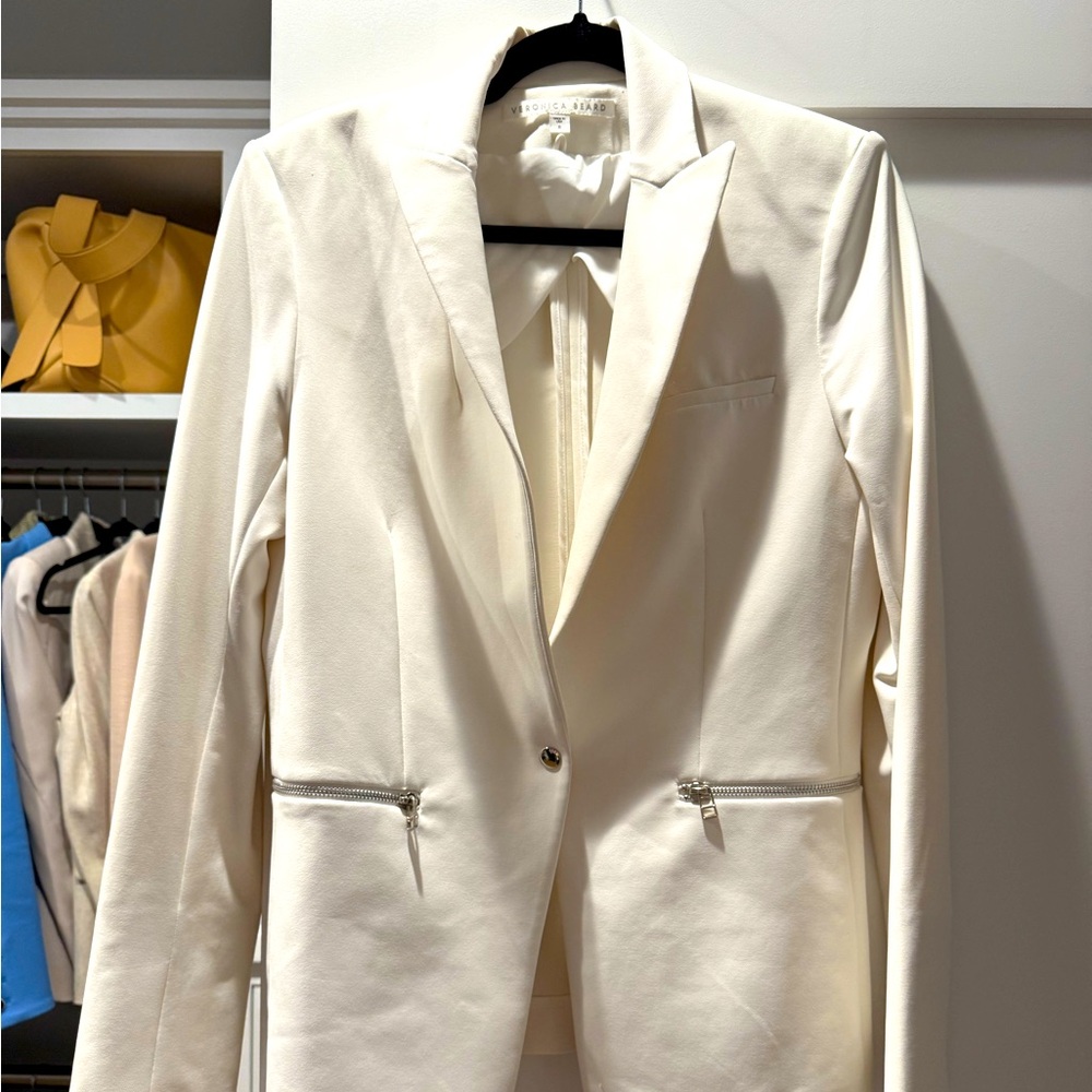 Veronica Beads white scuba blazer, size 8, good condition